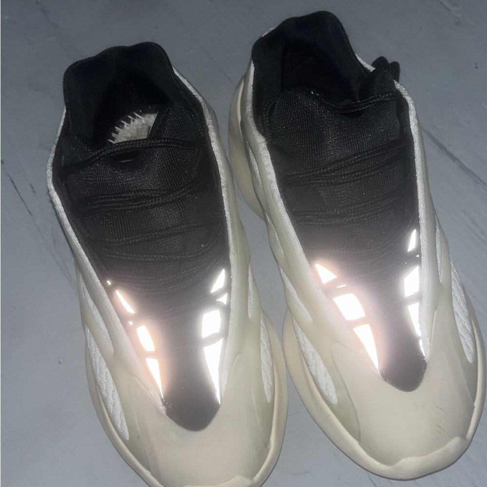 yeezys boost - Picture 2 of 3